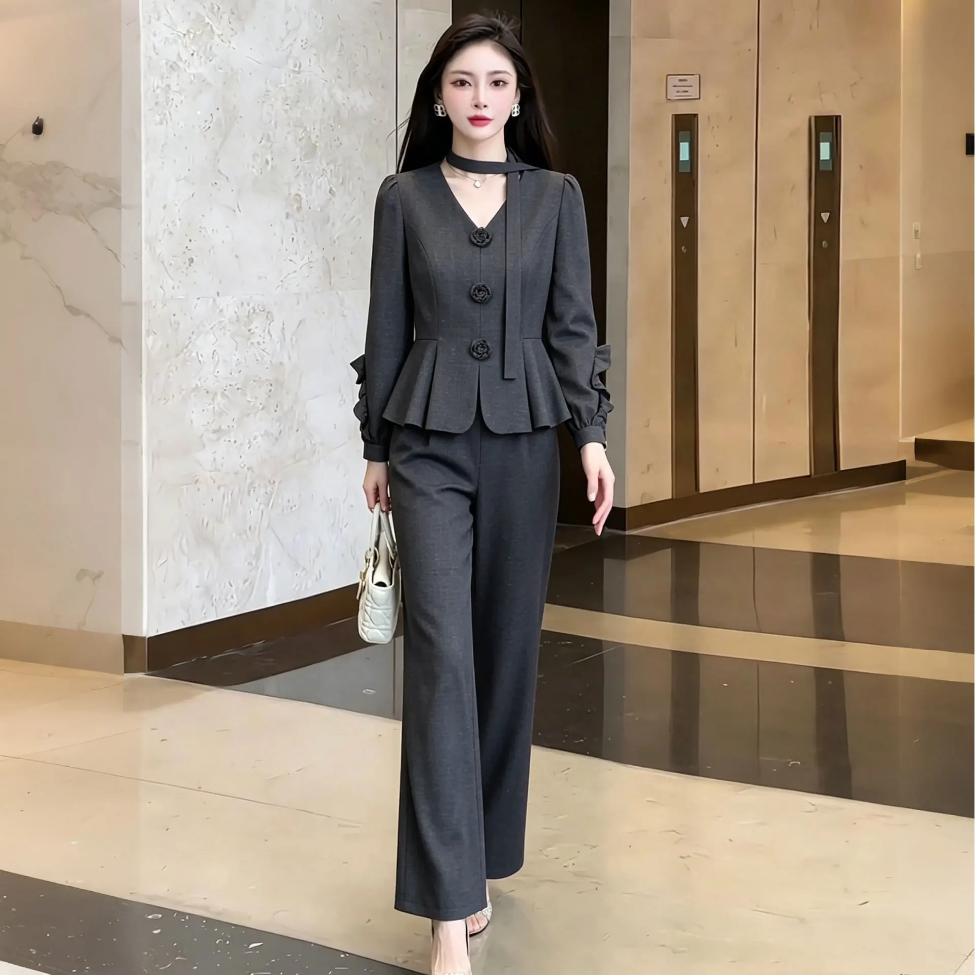 Elegant Commuter Women's Casual Two-Piece Set Early Autumn Fashionable Top And Pants Ensemble Lightweight Polyester Fiber