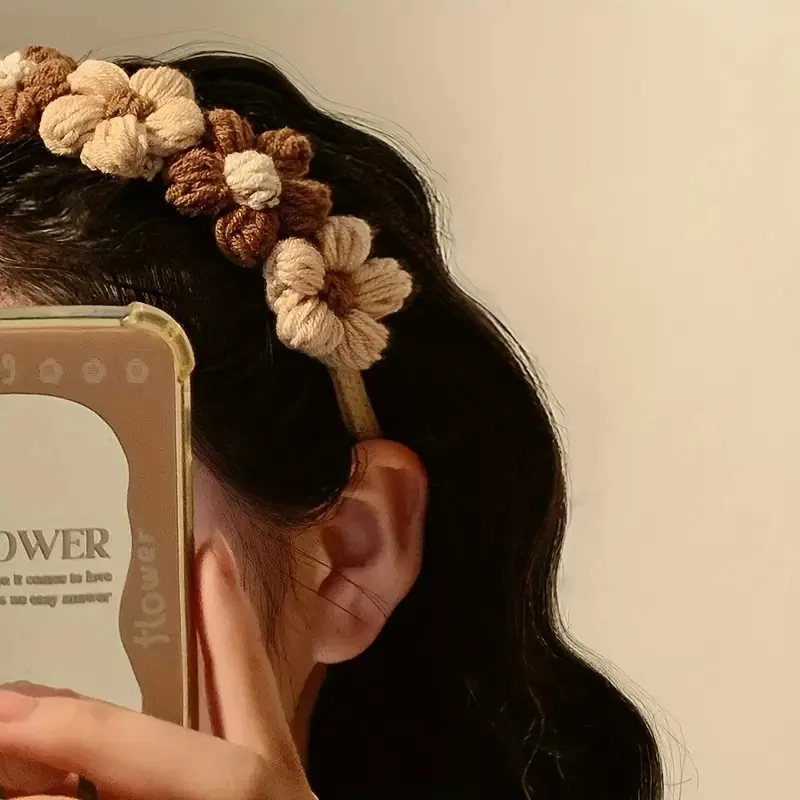 Headband de pelúcia macia para mulheres, Hoop de cabelo de flor de lã colorida, inverno