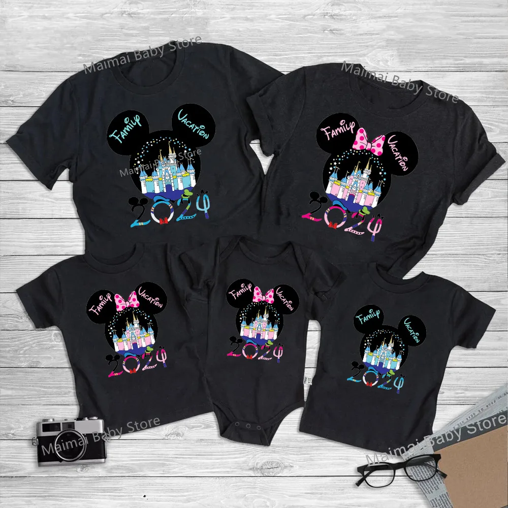 Magic Castle in Mickey and Minnie Head Family Matching Shirts Cotton Dad Mom Kids Tshirts Tee Look First Disneyland Trip Outfits