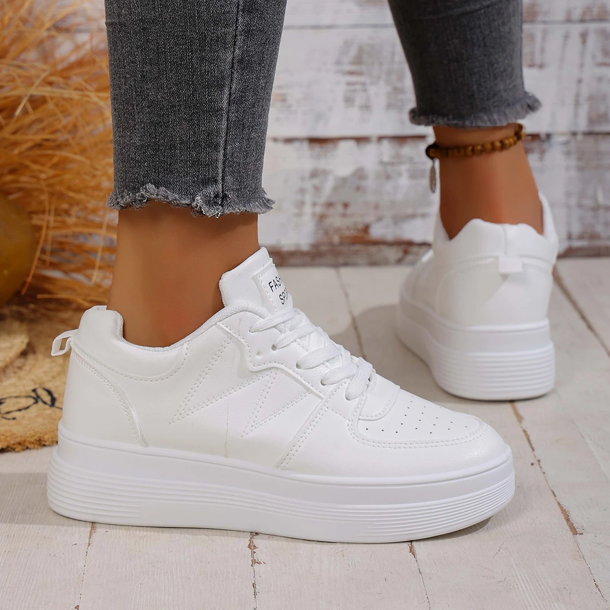 Sepatu Platform Fashion Wanita Sepatu Desainer Olahraga Lari Bertali untuk Wanita Sepatu Jalan Kasual Nyaman Ukuran Besar