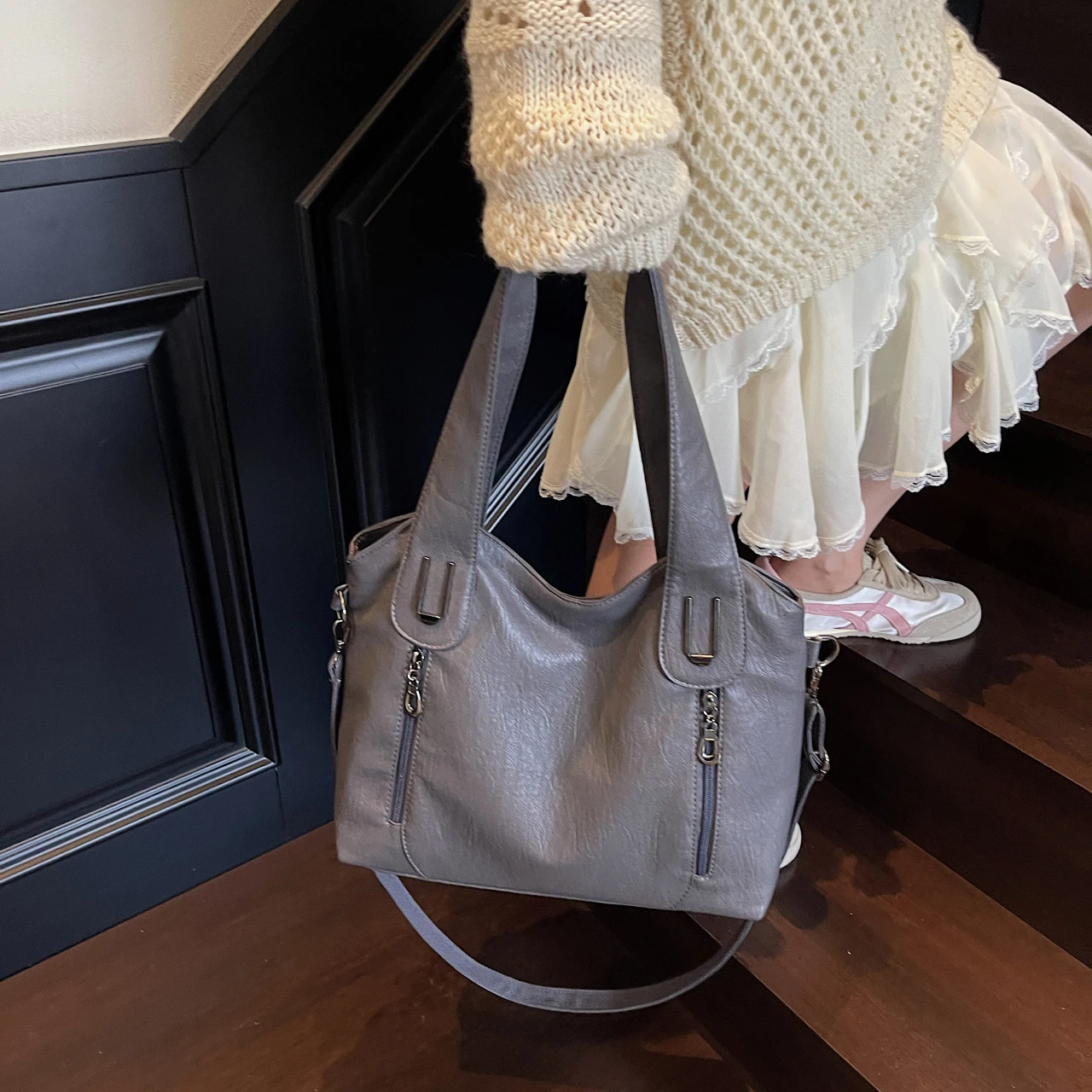 

Tote Bag for Women, Lightweight Foldable Slouchy Tote, Large Capacity Womens Hobo Bag for Travel, Gym, Daily Use