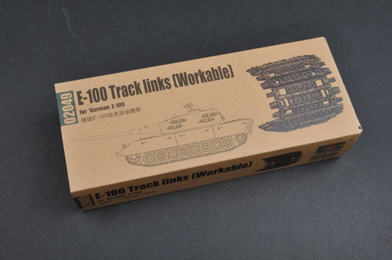 Trumpeter 1/35 02049 E-100 Track links (Workable) Model Kit