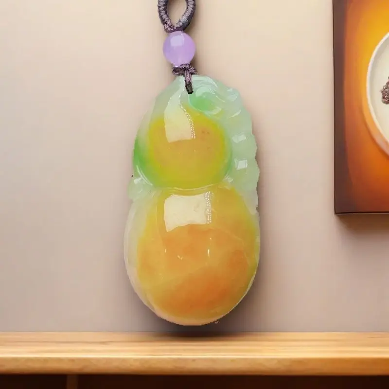 

Myanmar Laokeng pure natural jadeite glutinous seed three-color gourd pendant, fine carving, advanced and delicate
