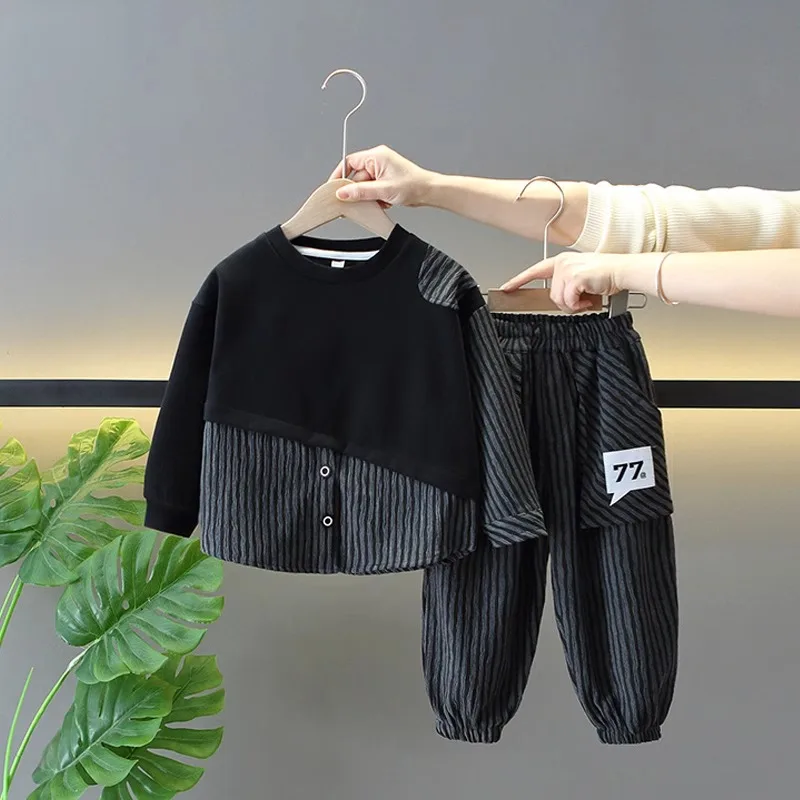 

Новый весенний комплект худи для мальчиков 2025 года: детская одежда, модный двухсекционный комплект для малышей, повседневная спортивная одежда, хлопковый комплект с длинными рукавами