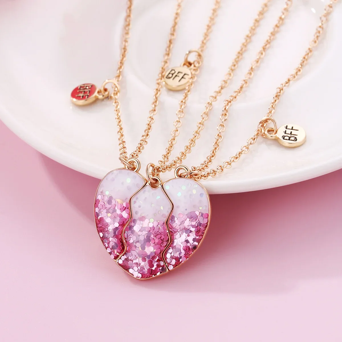 Luxury Heart Shaped Necklace for Women Girls Fashion Creative Shiny Magnetic Sequins Clavicle Chain BFF Jewelry Accessories Gift