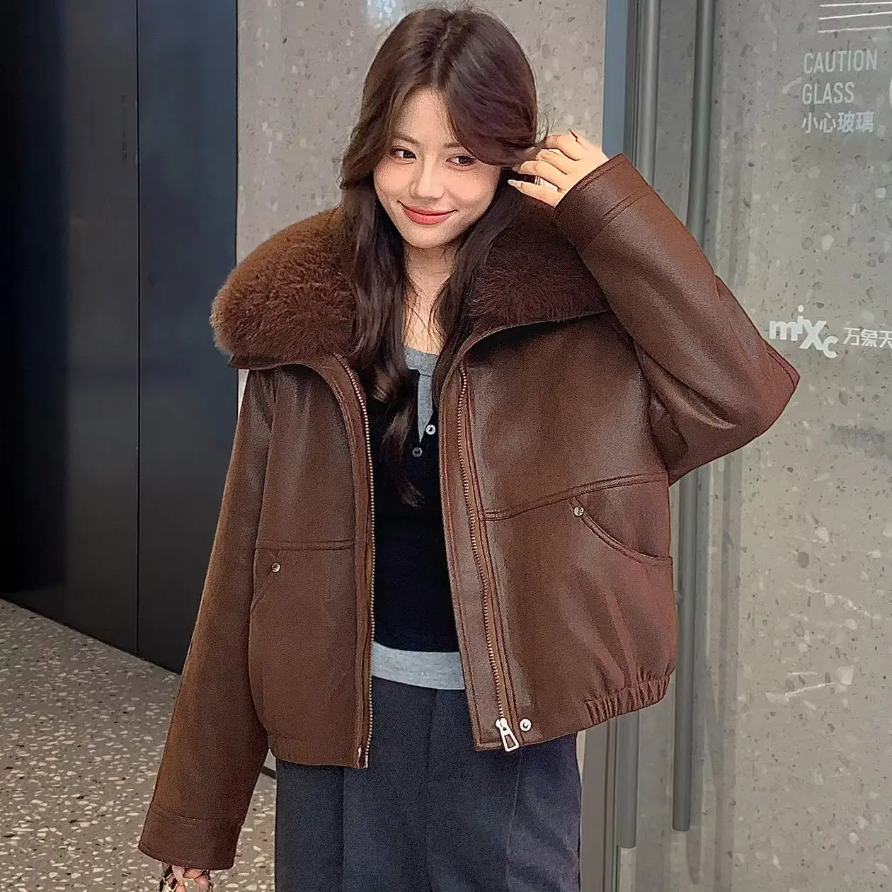 Women Winter PU Leather Jacket Thick Short Bomber Style Detachable Faux Fox Fur Collar Elastic Hem Pockets LadiesOuter Garment