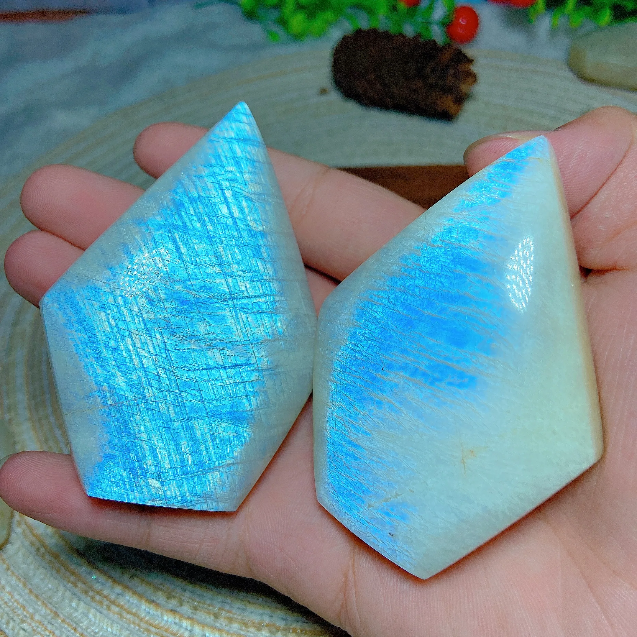 High Quality Natural Crystal Flashy Moonstone Diamond Free Form Wholesale Gemstone Desk Ore Reiki Home Decorations Gifts Ore