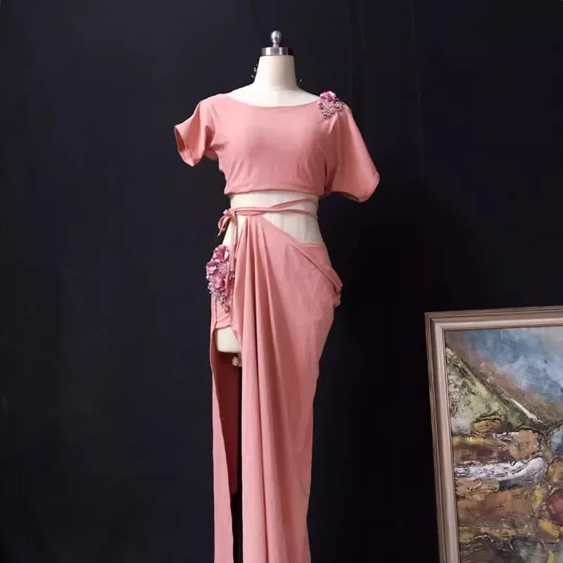 Costumi di danza del ventre personalizzati Abiti di danza orientale 2025 Nuovi pezzi di fiori fatti a mano Abito da pratica Abito da spettacolo di squadra