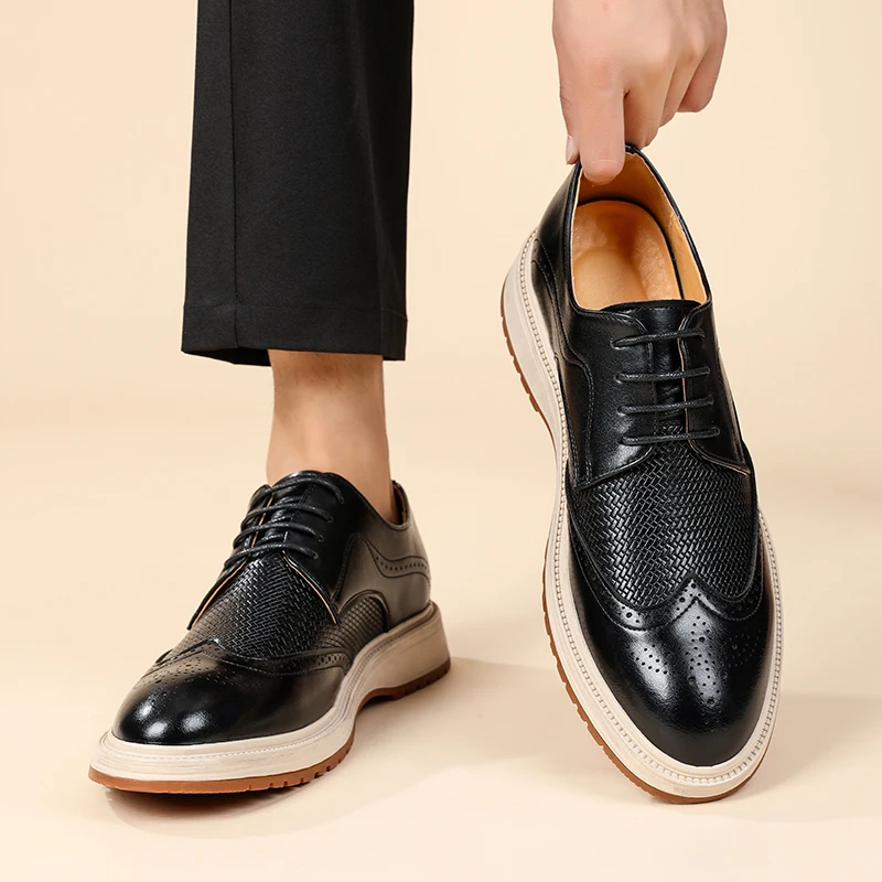 Brand New Men's Comfortable Business Lace Up Derby Leather Shoes Fashionable Spring Men's Pointed Carved Casual Leather Shoes