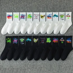 10 pairs of street style spray painted fashionable socks, men can wear black and white casual long socks all year round