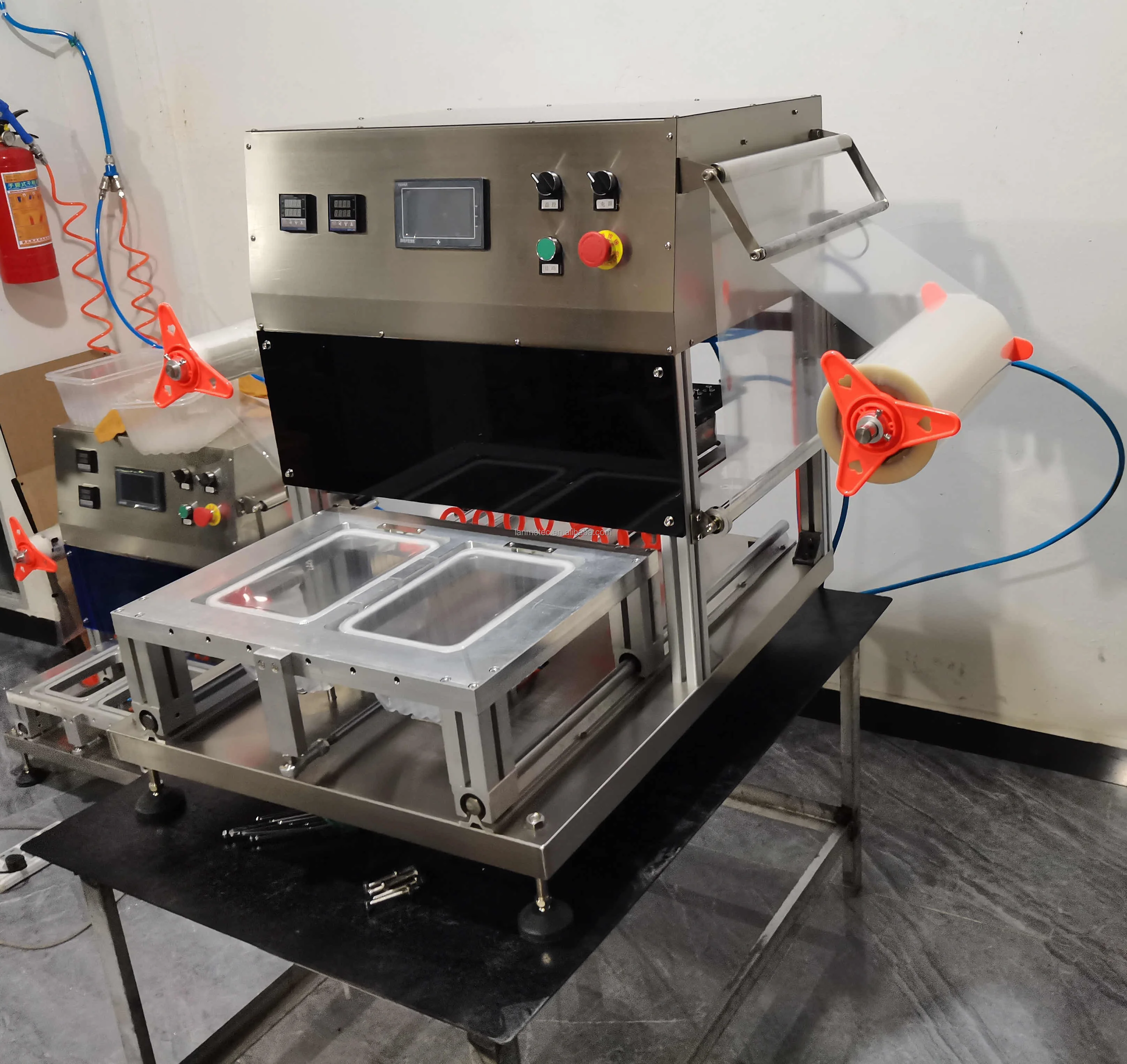 Semi-Automatic Pneumatic 2/4 Tray Sealing Machine Engine For Small Plastic Food Cans High-Accuracy Heat Sealing