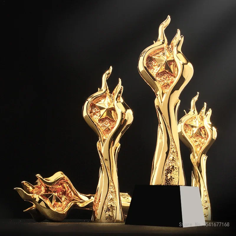 

Индивидуальный персонализированный трофей из смолы, гальваническое золото, креативная хрустальная основа, подарочная коробка, сувенирная награда для ежегодного собрания, 1 шт.