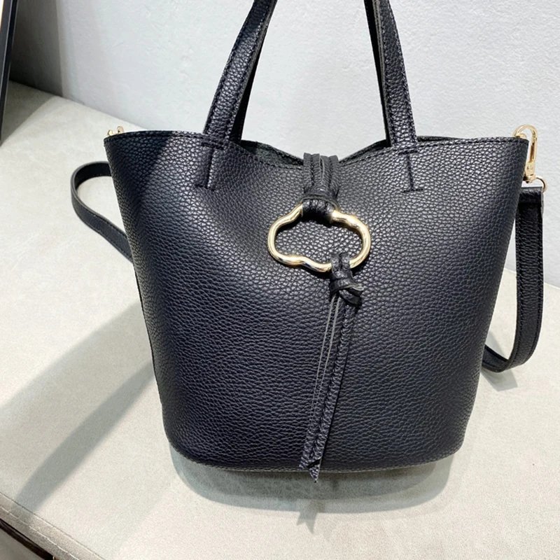 

New minimalist retro trendy crossbody bucket bag, suitable for daily commuting and weekend dates