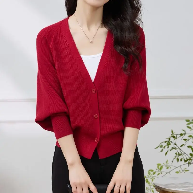 Korean Version New V-neck Cardigan Sweater Women 2024 Spliced Button Loose and Versatile Solid Color and Stylish Knitted Tops