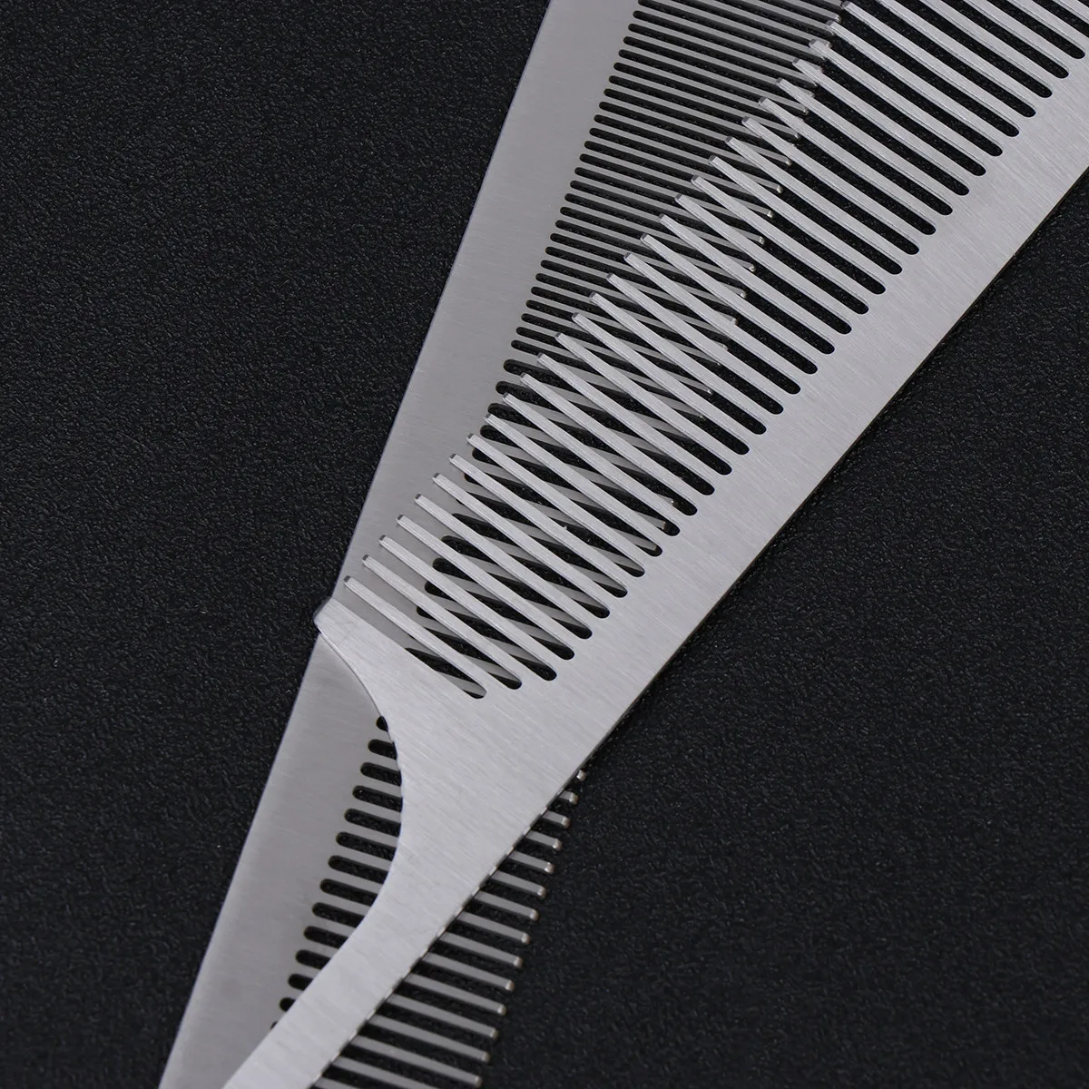 

2Pcs Style Comb Stainless Steel Professional Hairdressing Tool for Cutting Dyeing All Hair Types Salon and Home Use