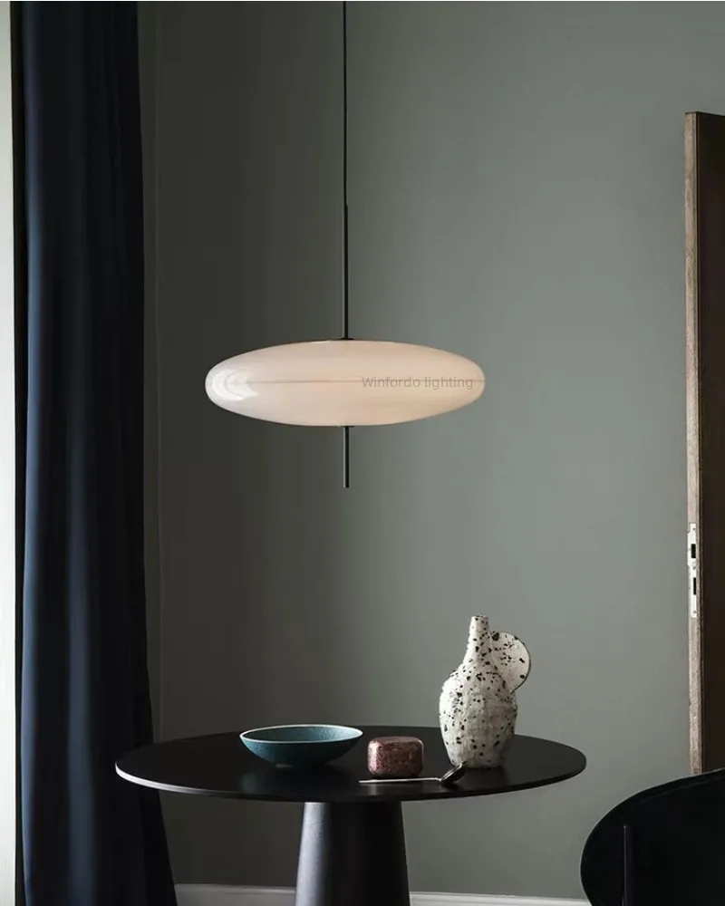 UFO – plafonnier LED noir et blanc au design moderne simpliste, luminaire décoratif de plafond, idéal pour un salon, un Restaurant, une chambre à coucher, un Bar ou un bureau