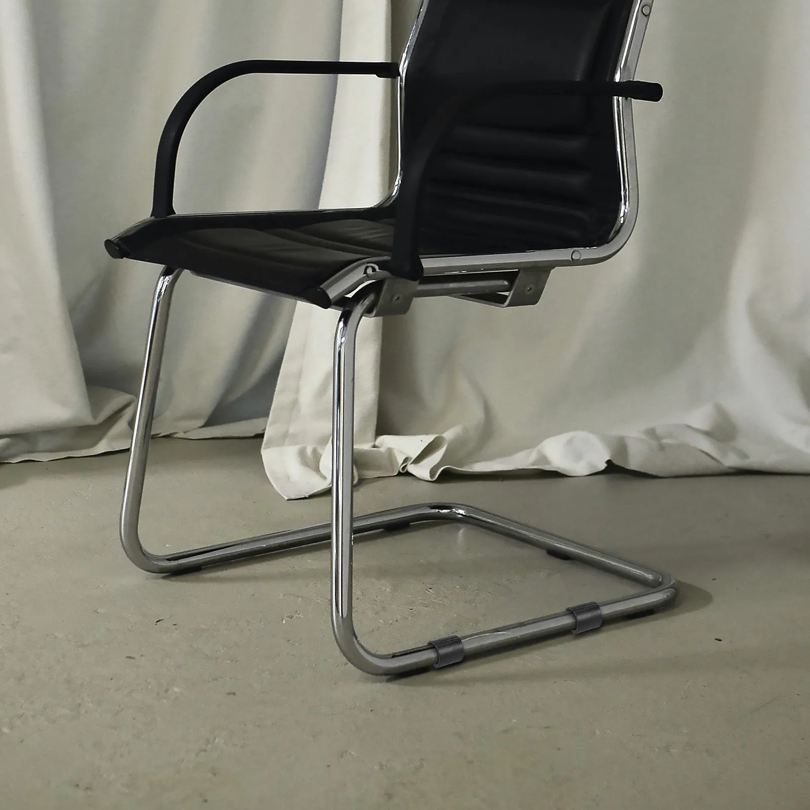 

12Pcs Chair Leg Floor Protectors Non-Slip Anti-Scratch Plastic Chair Foot Covers for Round Tube Chairs Noise Reduction Floor