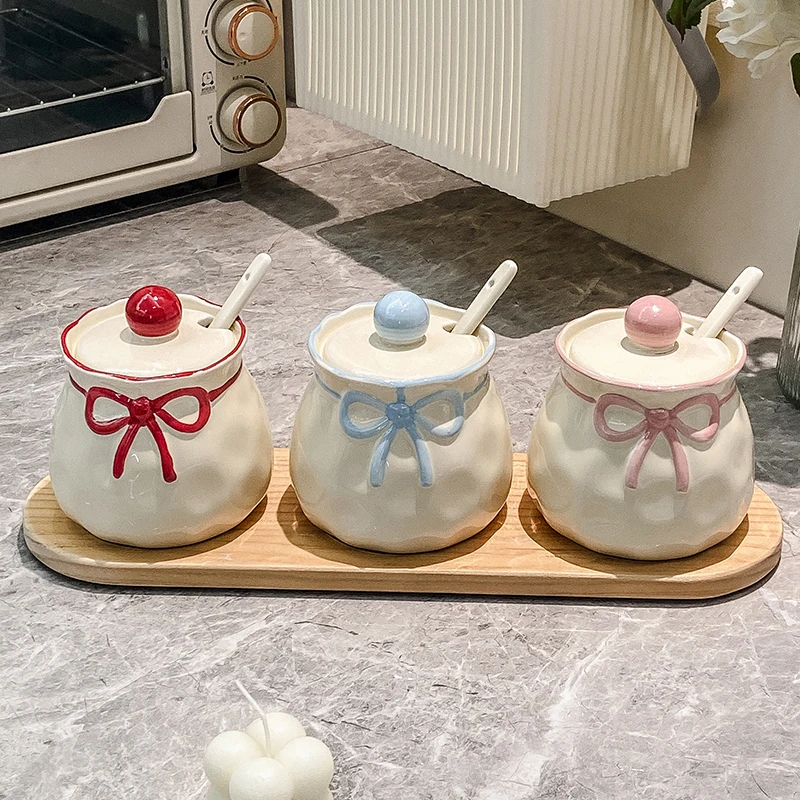 القوس السيراميك التوابل جرة منزلية جديدة عالية الجمالية الربط الملح شاكر مع غطاء مغرفة رائعة لطيف أدوات المائدة المطبخ