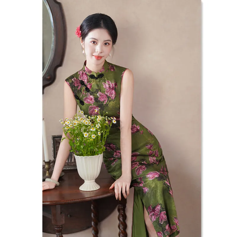 Nuevo Qipao Verde sin Mangas Estilo Chino para Primavera y Verano 2026, Qipao Ajustado para Uso Diario
