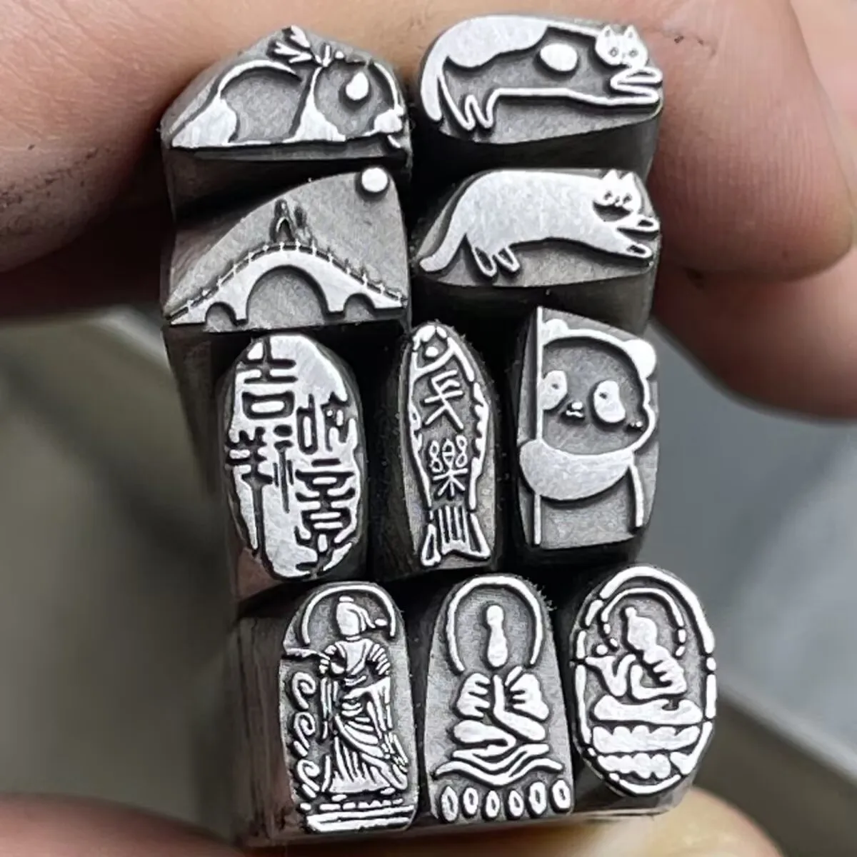 Jewelry Stamps, Panda Buddha Statues, Steel Stamps, Gold and Silver Bracelets, Rings, Chiseling Molds, Gold-Beating Tools