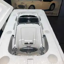 Autoart 1:18 Austin Healey 3000 White Alloy Fully Open Simulation Limited Edition Alloy Metal Static Car Model Toy Gift