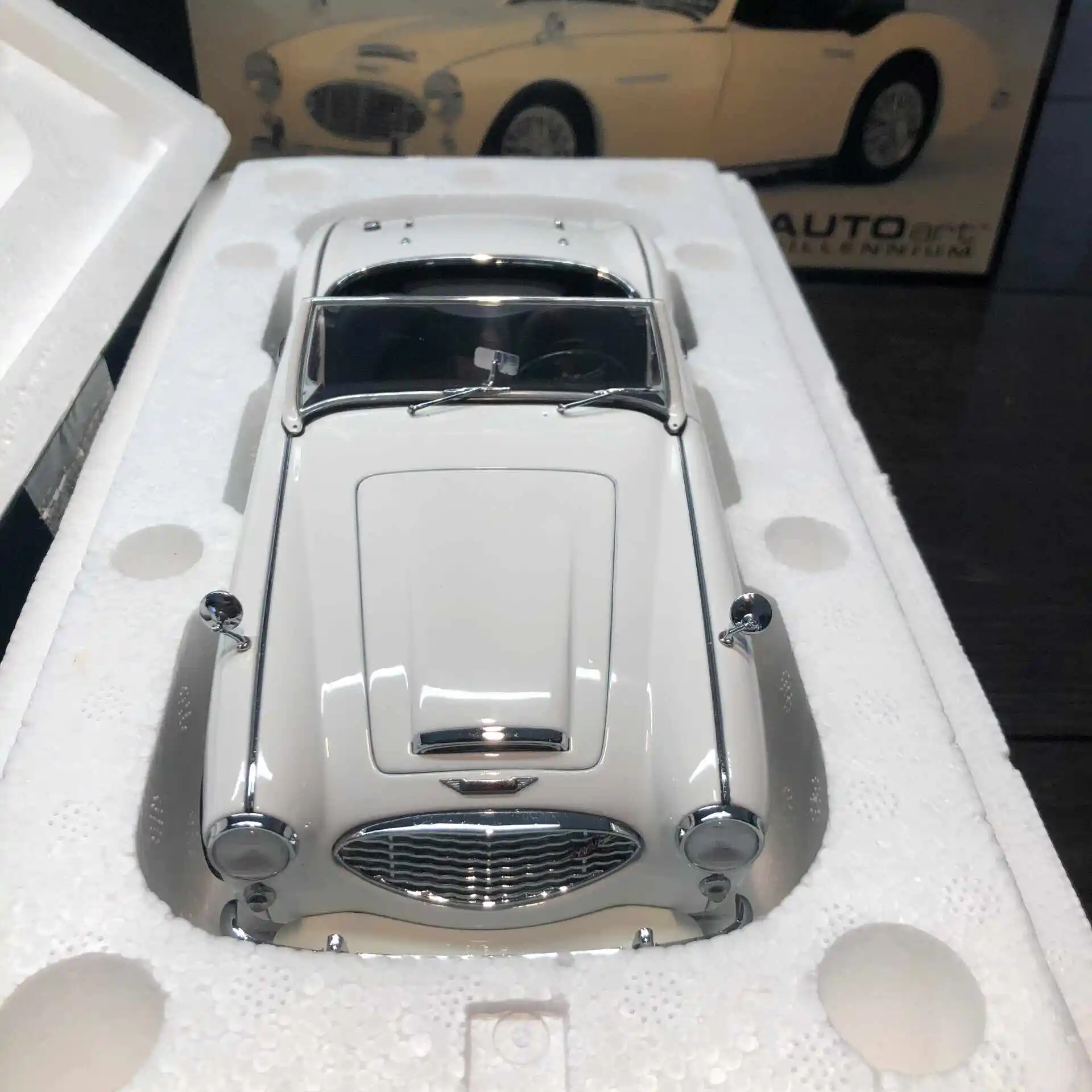 Autoart 1:18 Austin Healey 3000 White Alloy Fully Open Simulation Limited Edition Alloy Metal Static Car Model Toy Gift