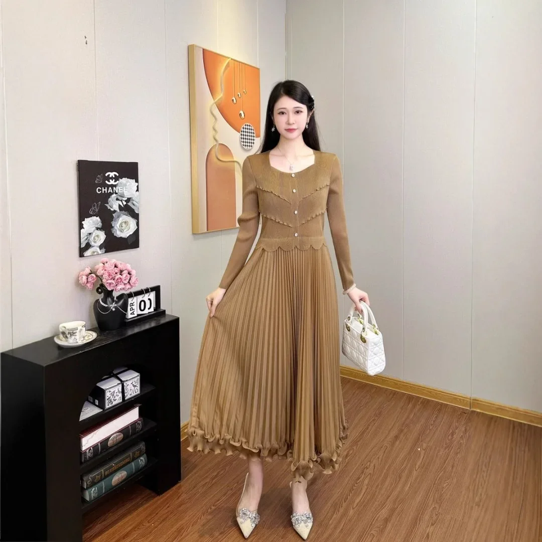 

Miyake Pleated Dress Women's 2025 New French Fungus Round Neck Long-sleeved Large Size Fashionable and Elegant Pleated Skirt