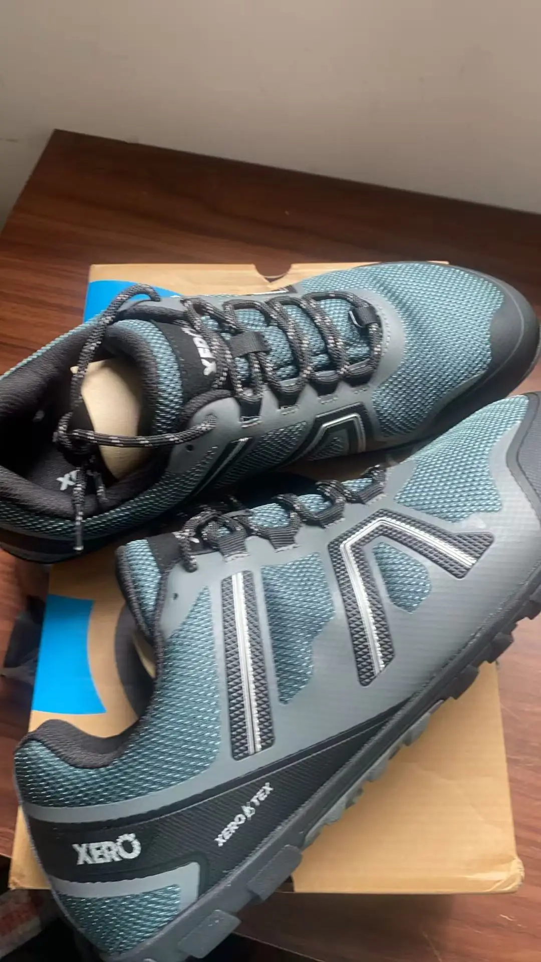 

New hot lightweight weightlifting squat shoes Comprehensive training shoes hard pulling squat shoes Breathable shoes
