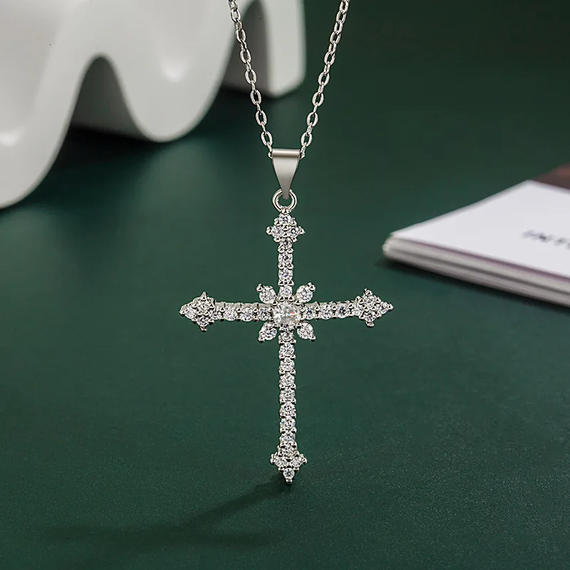 

Jesus 925 sterling Silver Necklace for men and women, cold Wind Full of diamonds, shining cross pendant jewelry gift