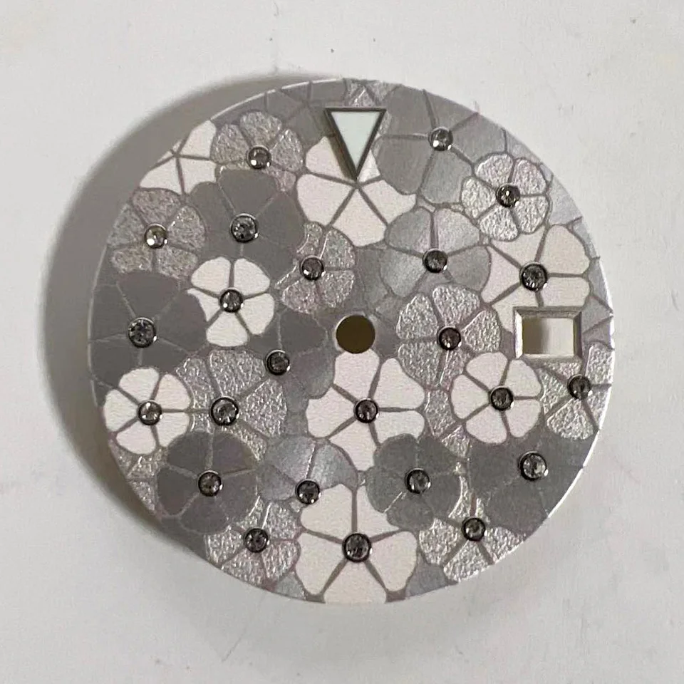 Customized LOGO Elegant 28.5mm watch dial inlaid with rhinestone watch modification accessories for NH35/36/4R/7S movement OEM