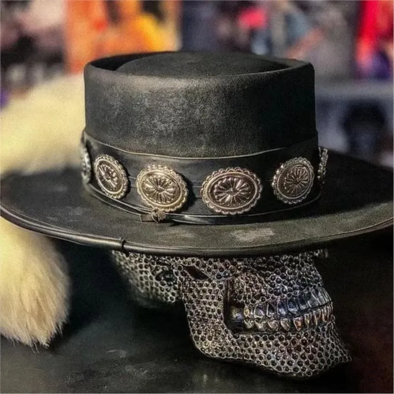 Fashionable flat-topped hat solid-colored top and pure felt with a cake