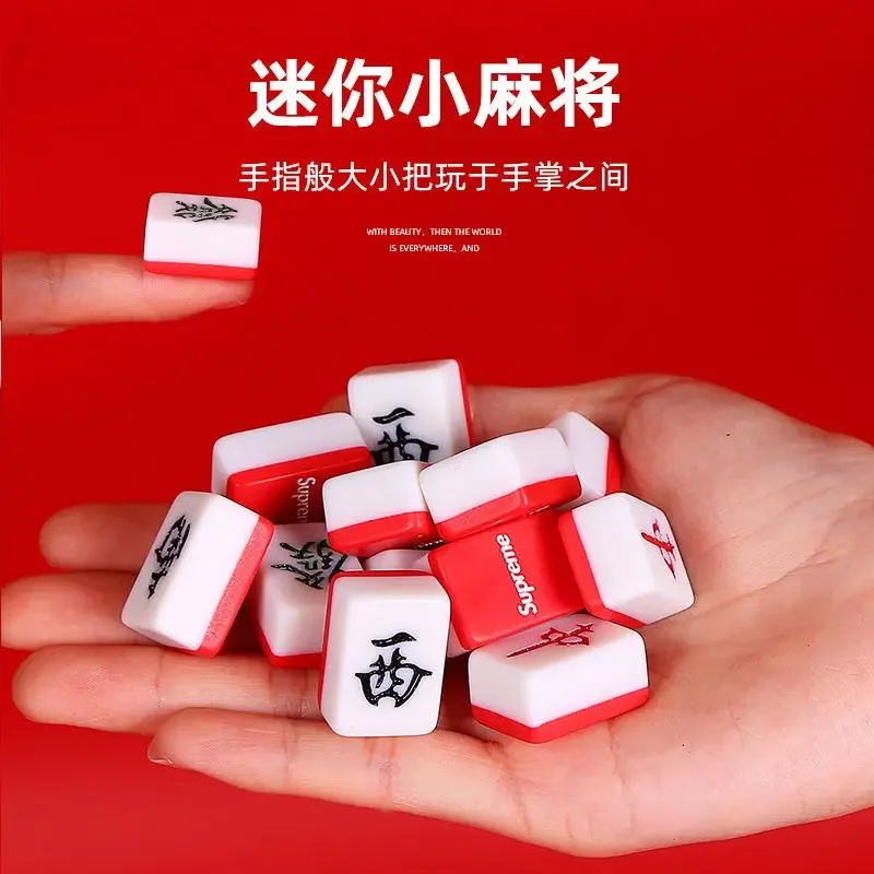 24mm Mini Pepa Pig Sanrio Hello Kitty Mahjong Board Game Set Entertainment Playing Cards Portable Pink Blue Mahjong Gioco Toys