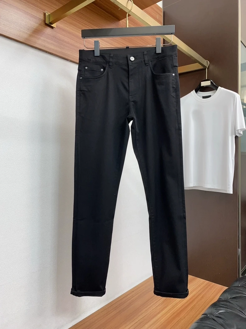 

Italian Style Men's Elastic Casual Jeans Embroidered Letter Badge Fashion Business Summer Stretchy Standard Fit Youth Jeans