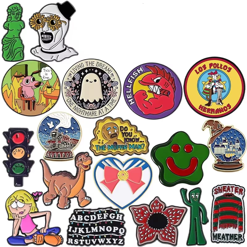 Alfileres esmaltados de película de dibujos animados, broches de dinosaurio con bola de cristal y estrella de perro Boo, insignia de solapa, regalo de joyería de personaje bonito para amigos