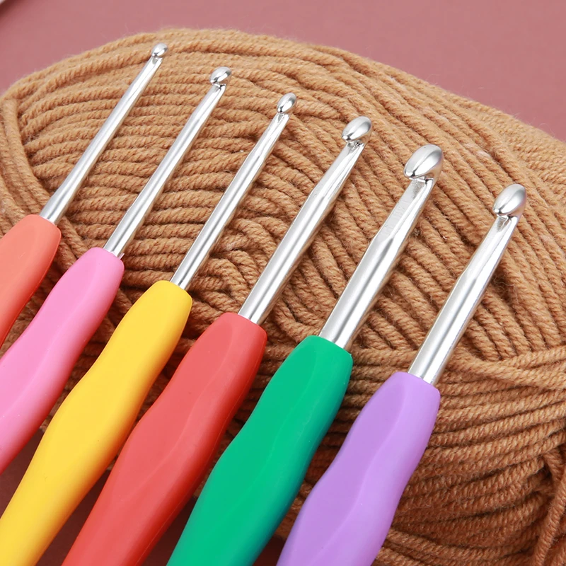 2/2.5/3/3.5/4/4.5/5/5.5/6/6.5/7/8/9/10mm DIY Crochet Hooks Plastic Handle Knitting Weaving Sewing Craft Yarn Needles