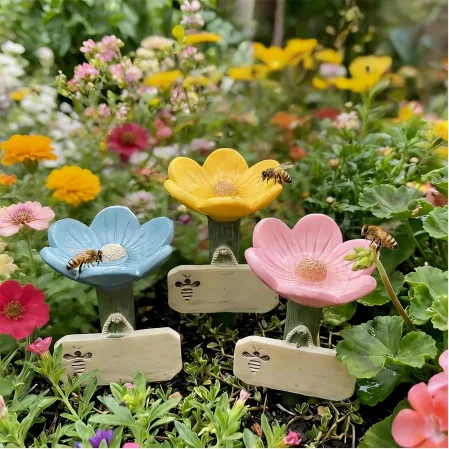 Flower Shaped Bee Insect Water Feeder, Outdoor Garden Wild Pollinator Drinking Cup Bee Drinker Garden Decoration