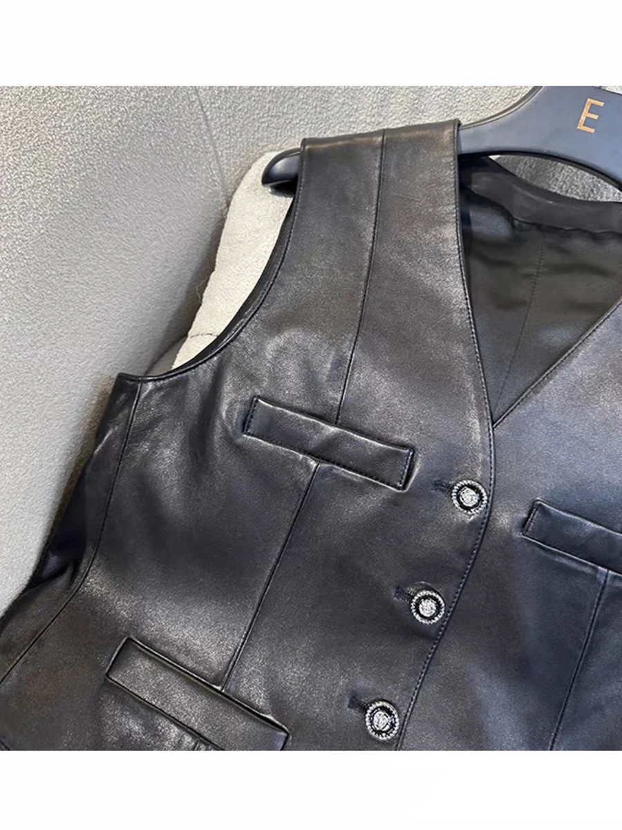 Damska kamizelka ze skóry naturalnej, vintage, dekolt w serek, taliowana, elegancka, bez rękawów, gilet, kurtka.