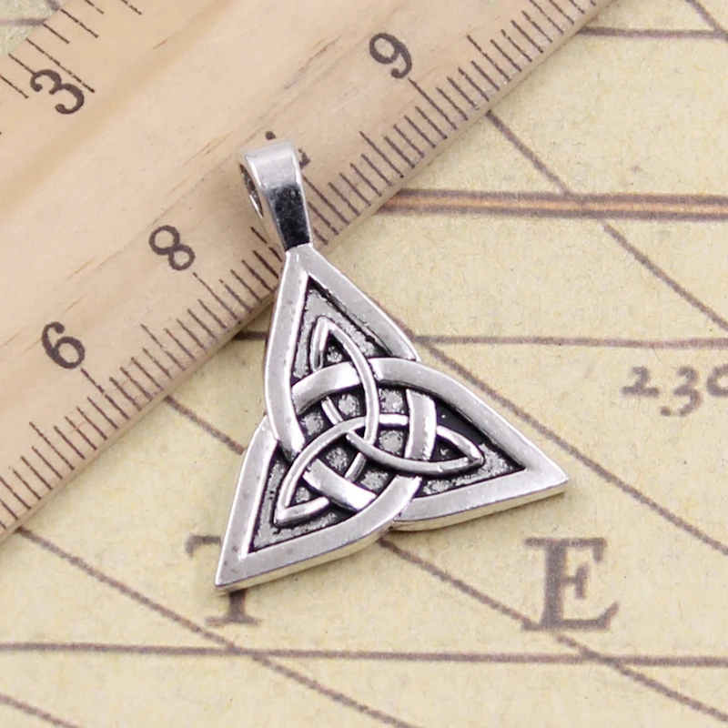 10pcs Charms Irish Knot Amulet Talisman 28x24mm Tibetan Bronze Silver Color Pendants Antique Jewelry Making DIY Handmade Craft