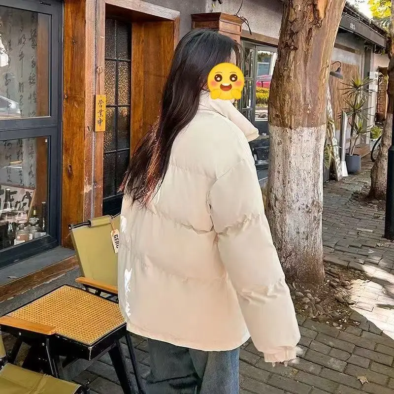 冬のファッション軽量ダウン綿入りコート 2025 新しい女性のクロップドルーズフィット肥厚フグジャケットプチジャケット