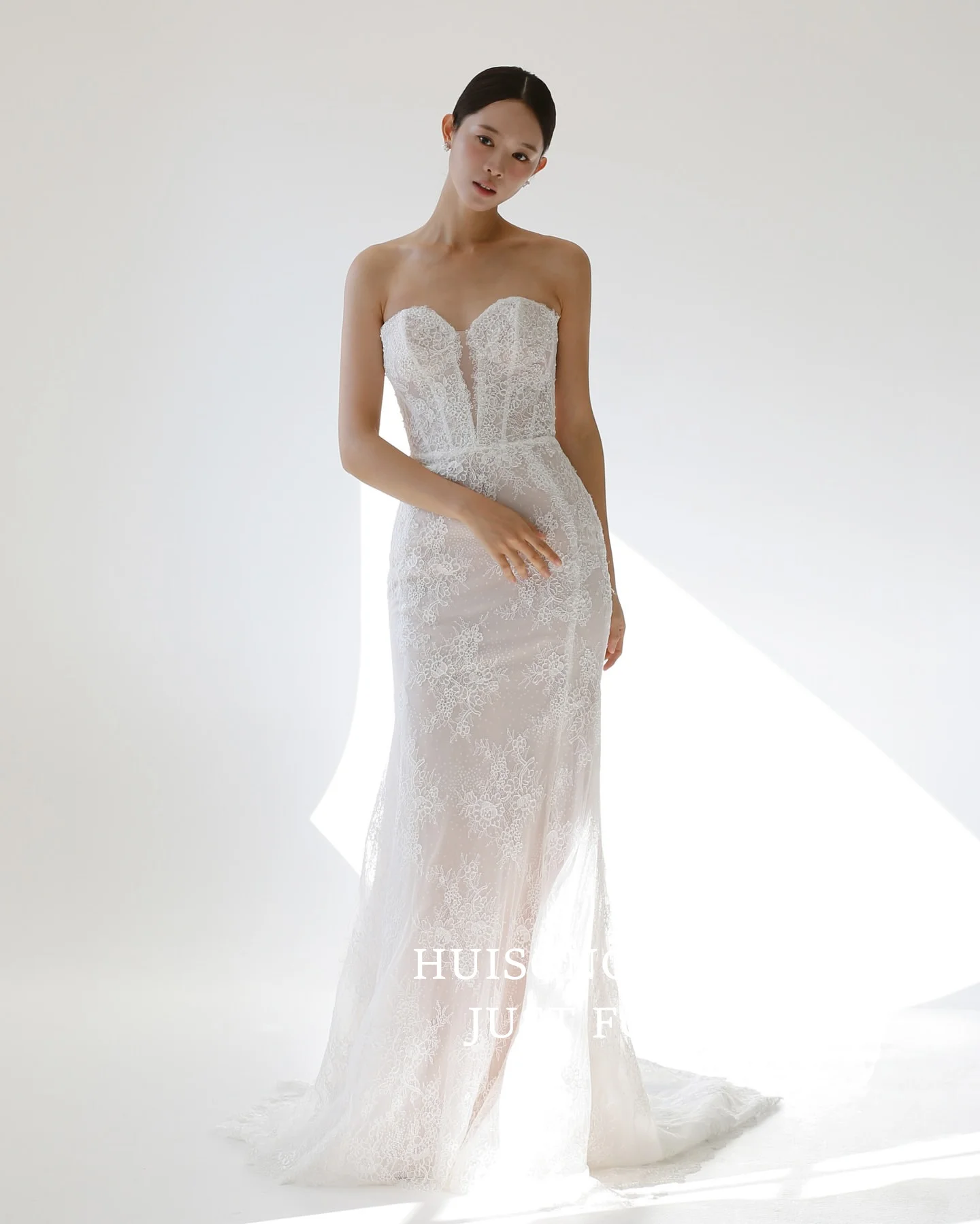 

HUISONG Customized White Lace Appliques Korean Mermaid Wedding Dress Sleeveless Bridal Dress Korea Wedding Photo Shoot Dresses