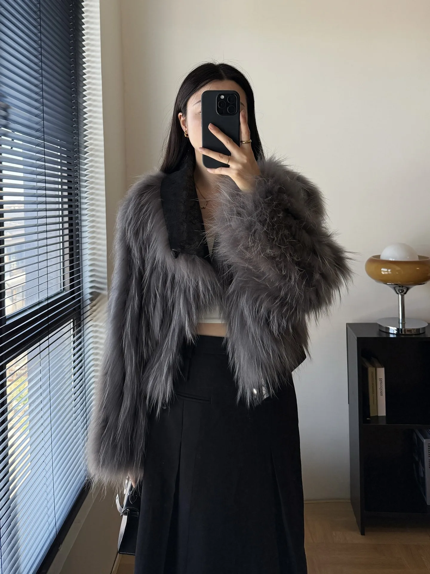 Fragranza moderna fluente 2025 Autunno/Inverno nuovo cappotto corto in pelliccia di volpe a righe reversibili per donna