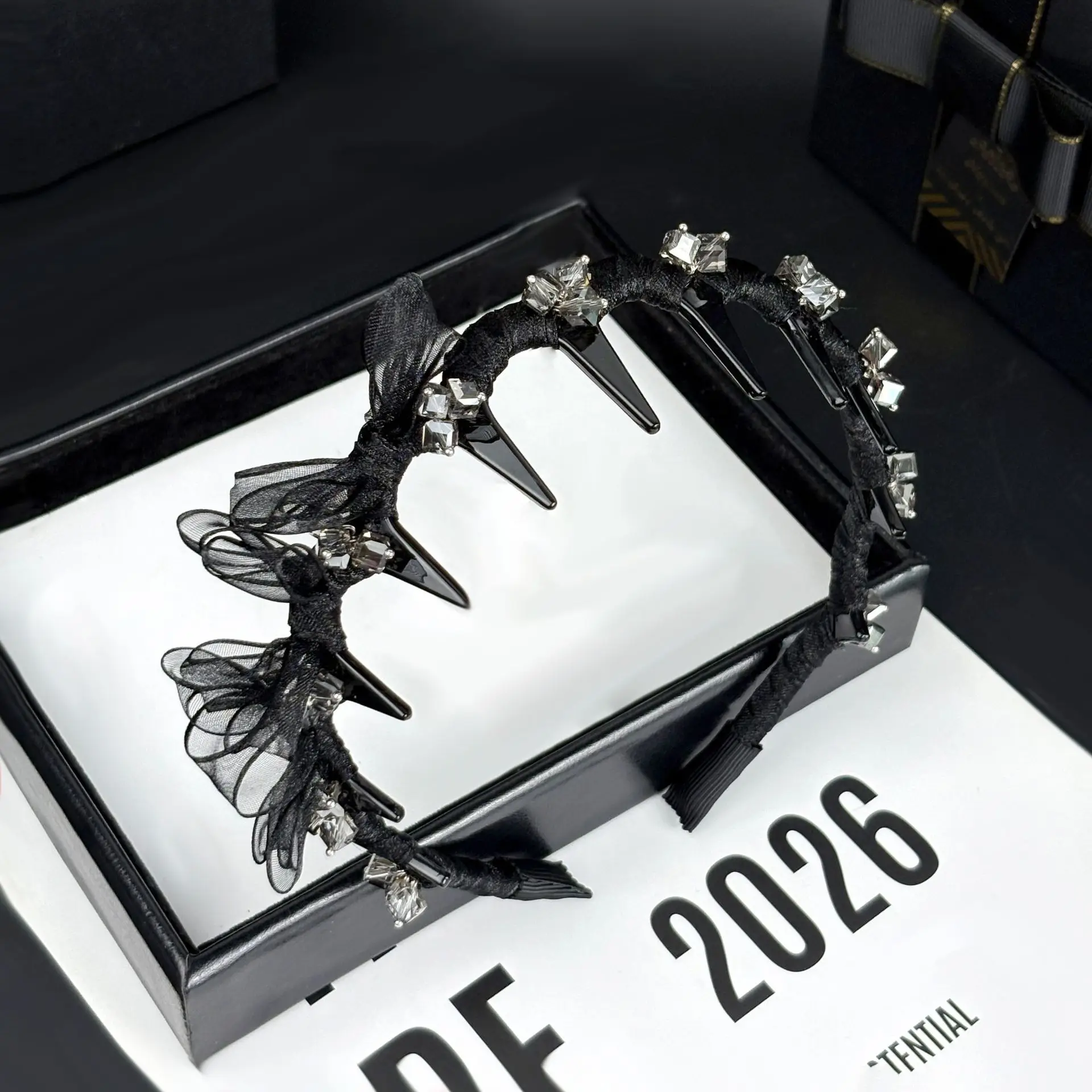 Premium Sense Delicate Diamond-encrusted Imitation Slide Tooth Comb Headband Female High Cranium Top Hair Pin Broken Hair Headba