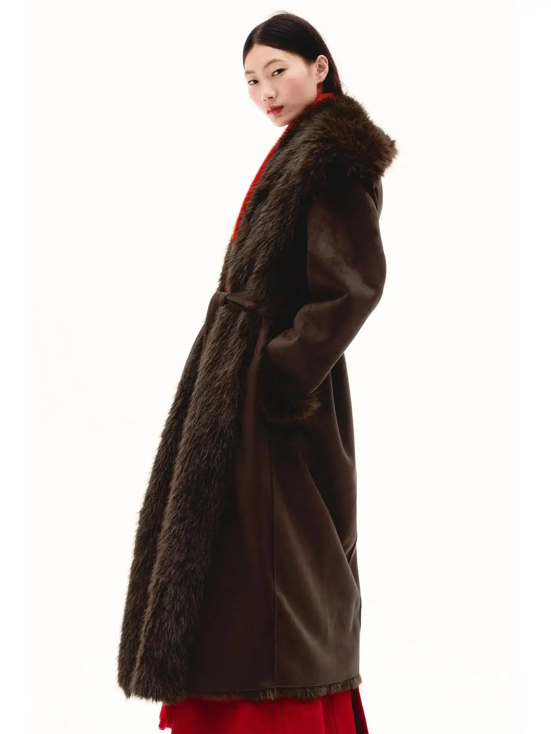 Płaszcz damski z efektem sztucznego futra na jesień i zimę, z paskiem, długi, w stylu ulicznym, z wiązaniem, wełniany.