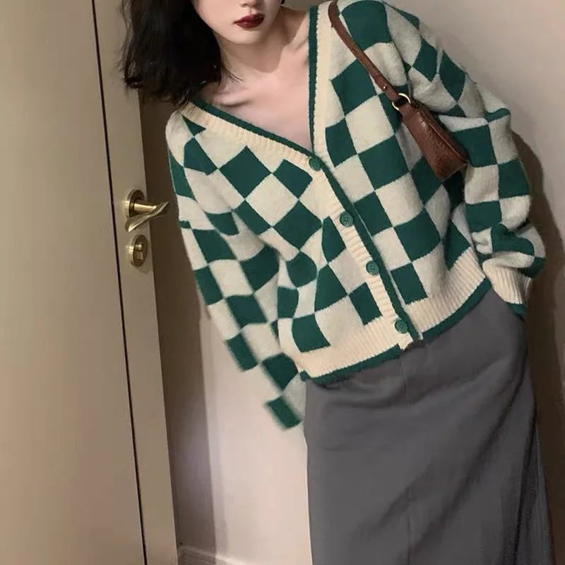 2024 Spring and Autumn Chess Checkered Sweater Jacket Women's Retro Japanese Lazy Style Loose V-neck Knitted Cardigan