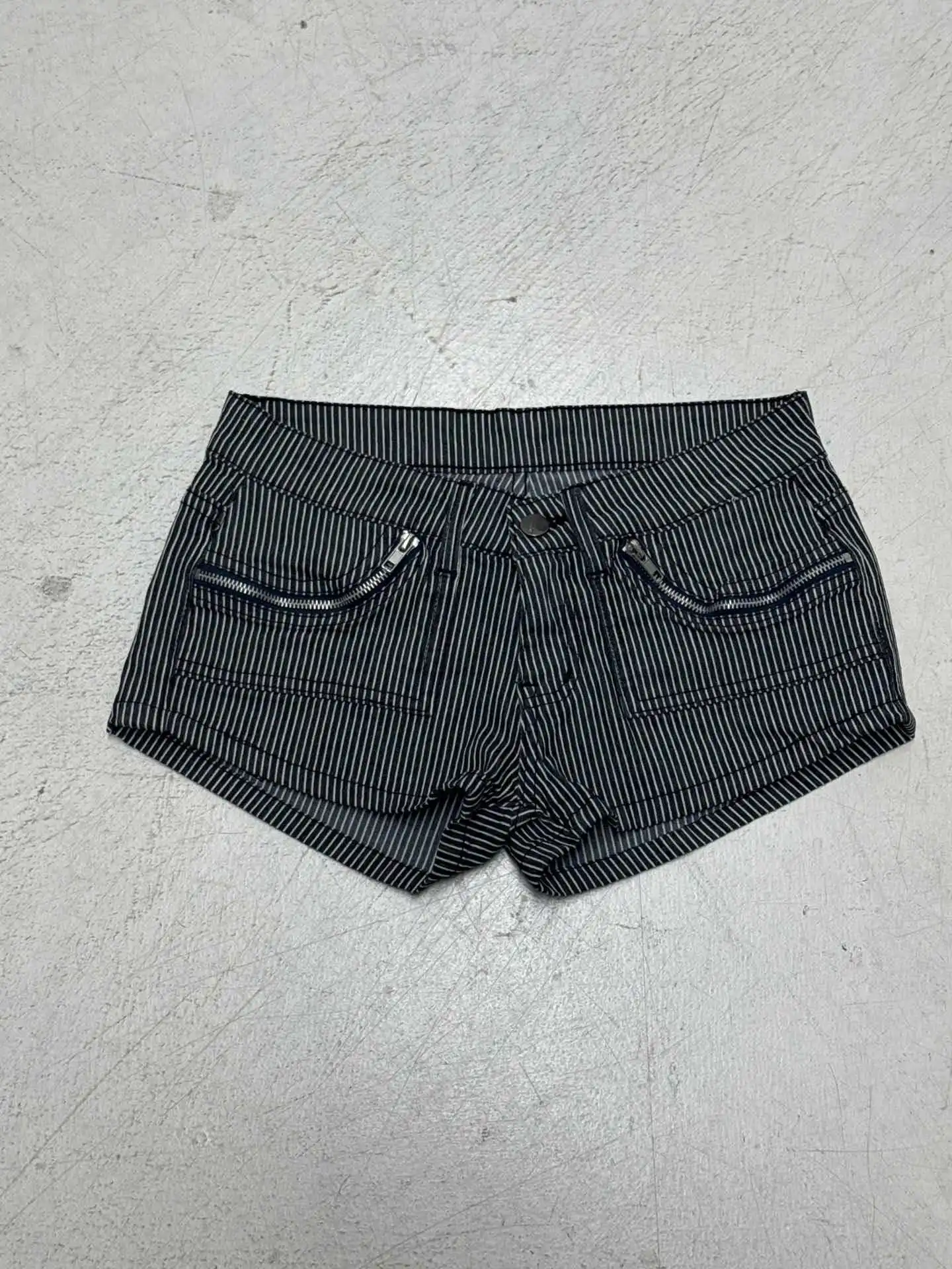 

Уличный стиль, полосатый дизайн на молнии, супер шорты Spice Girl, облегающие повседневные шорты с низкой посадкой, женские летние шорты