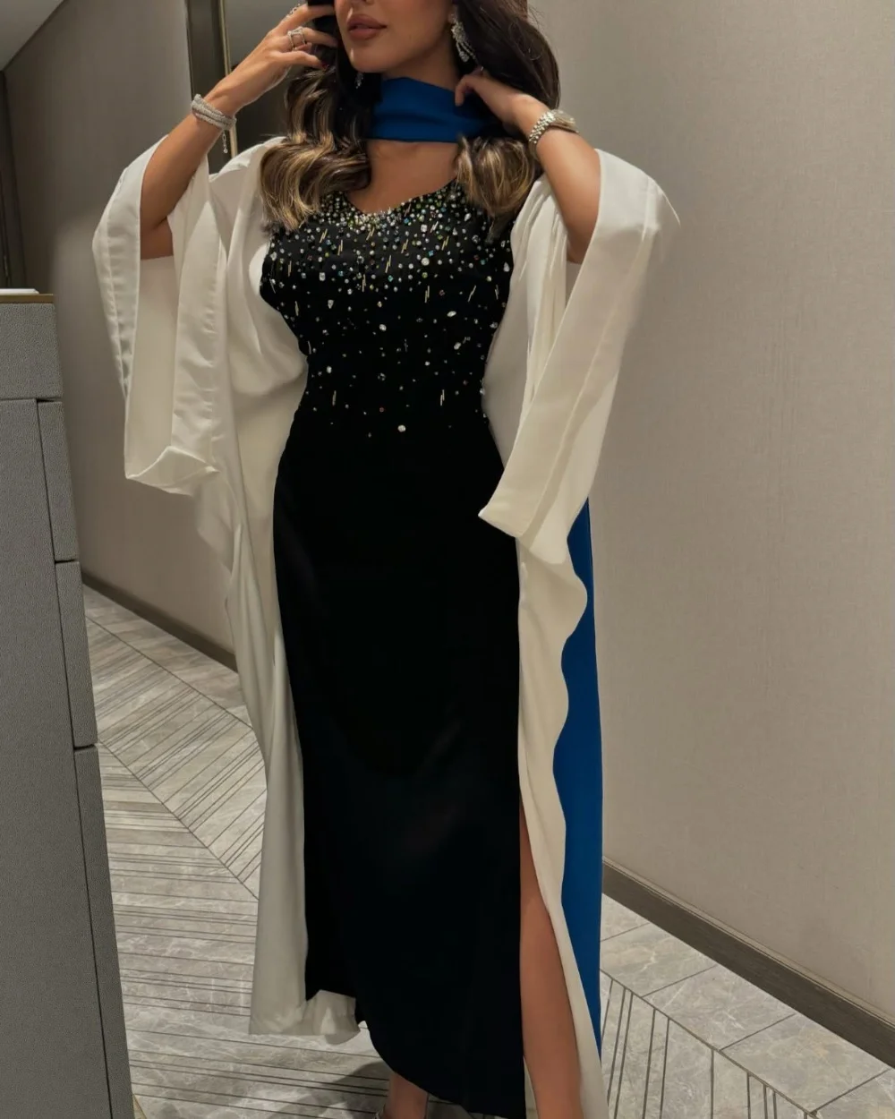 

Customized Exquisite Elegant Jersey Beading Sequined Rhinestone Straight V-neck Midi Dresses Evening Dresses Pastrol Fashion