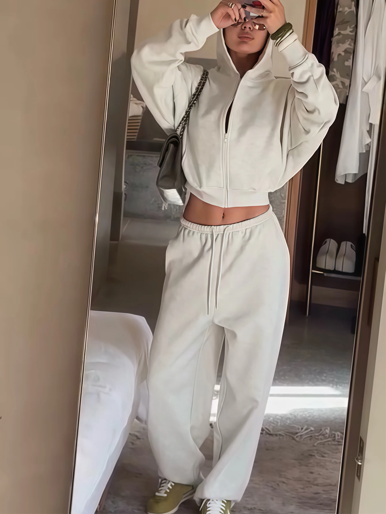 Lässiges, warmes, einfarbiges Damen-Set mit Kapuzenpullover und Jogginghose mit Reißverschluss vorne, Herbst-Winter-Mode, bequem und stilvoll