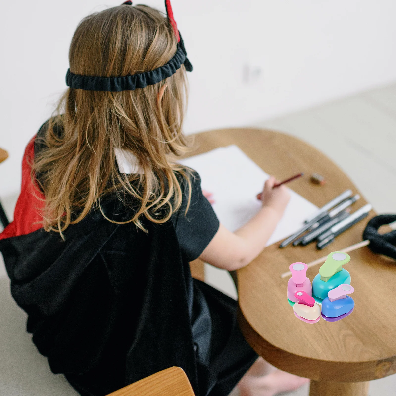 

4Pcs Creative Paper Punch Circle Shape for Kids DIY Art Craft Making Ideal for Gift Wrapping Tags Memory Book Projects