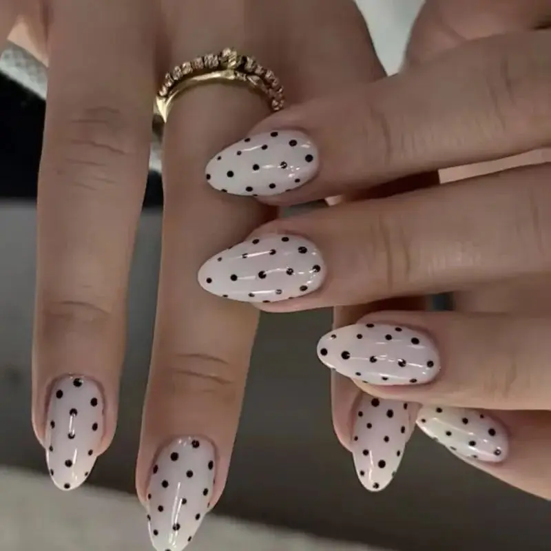 

Simple Black Polka Dot Wearable Nail Art Chic Round Dot White Almond Fake Nails Detachable Finished False Nails Press on Nails
