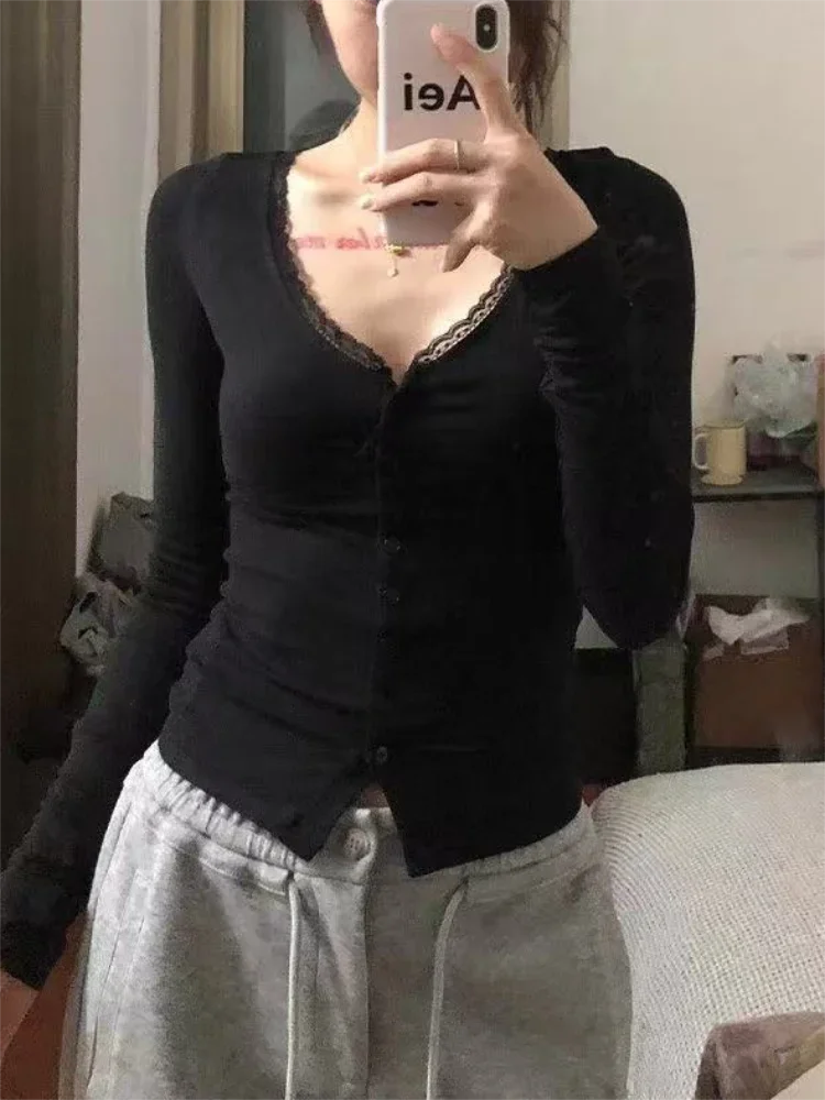 

V-neck Long Sleeved T-shirt Women's Autumn Slim fit Short Tops Button Black Basic Lace Patchwork Crop Top